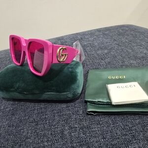 Gucci GG0956S Hot pink Gold GG logo square frame Sunglasses